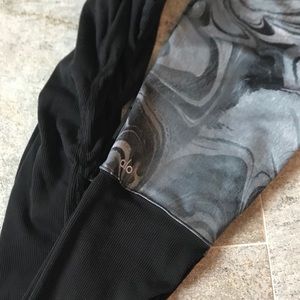 Alo Yoga Goddess Leggings.